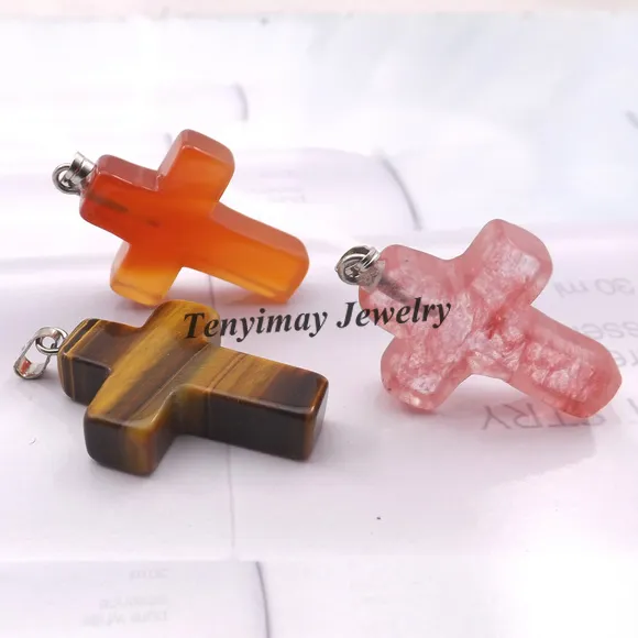 Semi-Precious Stone Cross Pendant för halsband Real Natural Stone Pendant / grossist