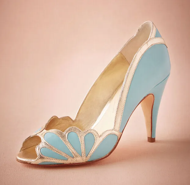 Zapatos de boda de color azul real 2016 Vintage nupcial Isabella tacón festoneado gatito PU Peep Toe sandalias hechas a medida bombas zapatos de fiesta elegantes y atractivos