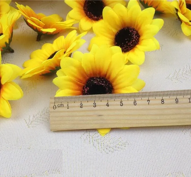 100 pezzi da 2,8 pollici di semi di girasole, teste di fiori di seta artificiale la decorazione di bouquet da sposa la casa di nozze