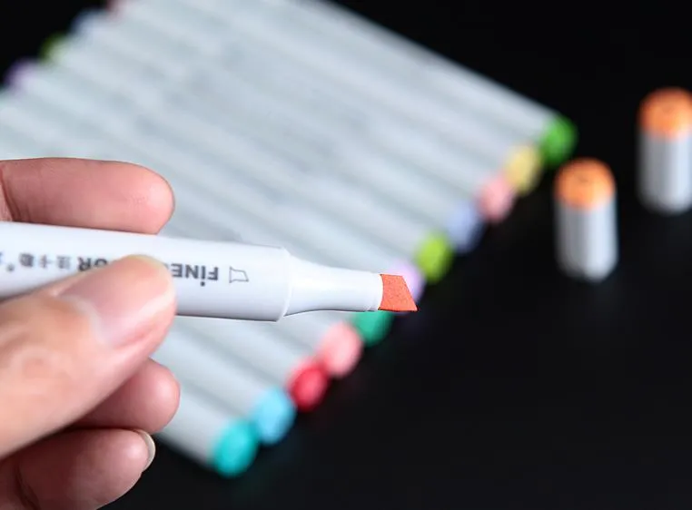 The second generation finecolour marker pens FINECOLOUR pen Sketch Hand-painted art painting pens for chose free gift pen bags