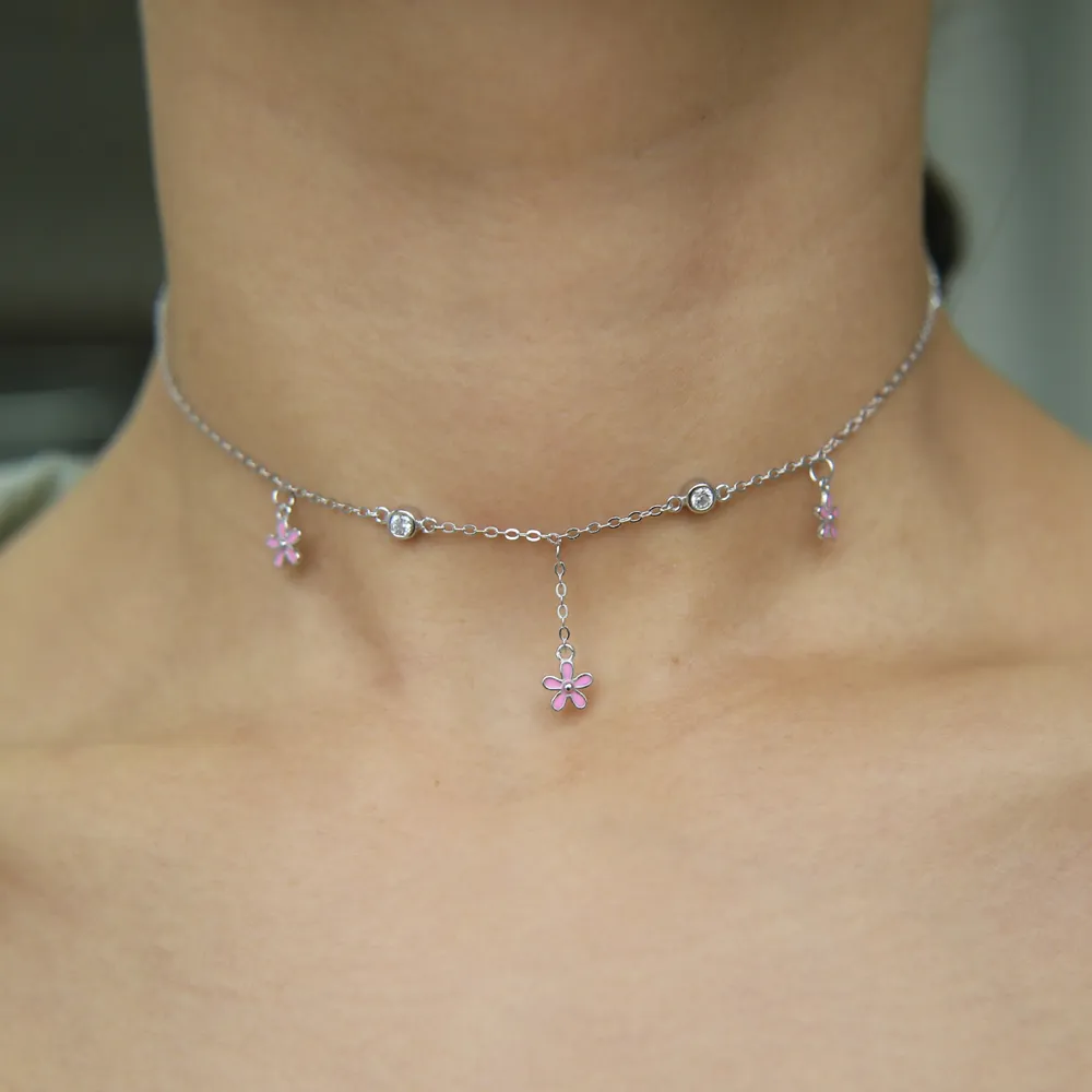 100 925 스털링 실버 에나멜 핑크 블랙 데이지 꽃 매력 매력 Choker Fits Pandora 실버 소녀 선물 목걸이