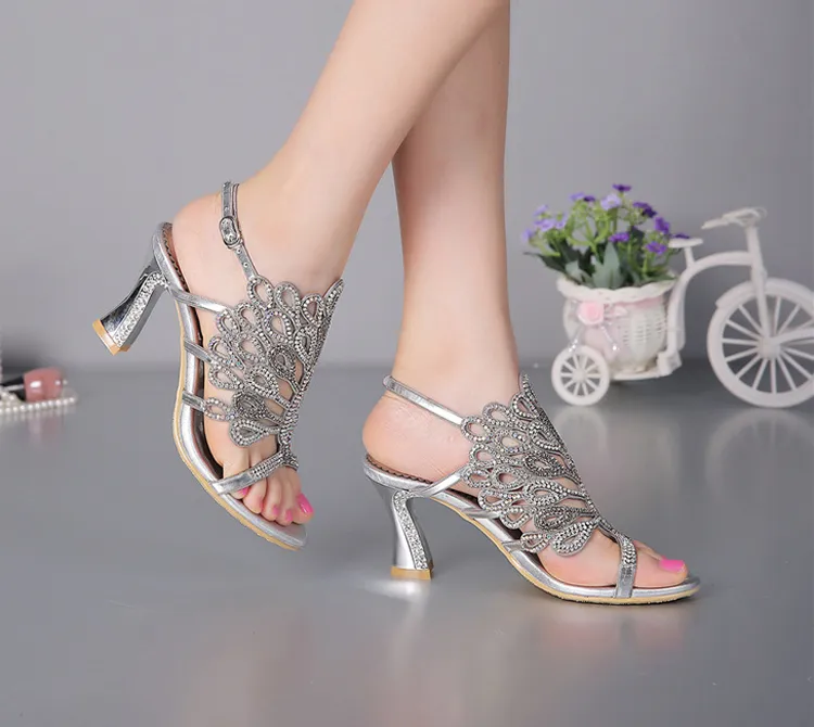 Sommer Neue Sandalen Blockabsatz Floral Silber Hochzeitskleid Schuhe Strass Luxuriöses Echtes Leder Abschlussball Party High Heels