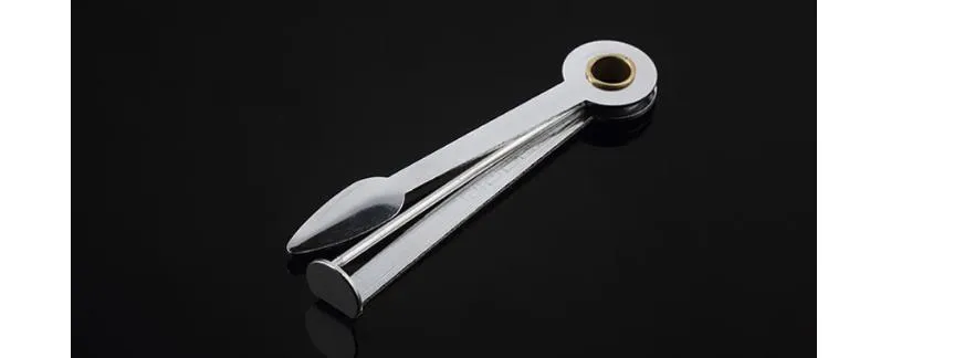Un simple trois raccords de tuyaux pliants en métal de couteau à fumée de nettoyage multifonctionnel Portable tige de pression tige spatule à tiques
