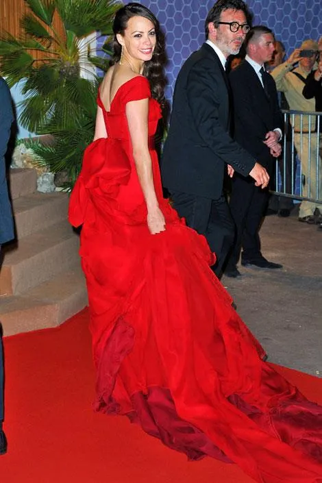 Bérénice Bejo Red Mariffon Robes de soirée Robes de célébrités Charmant Capes de capuche Back Back Tant Sweep Train Train Red Carpet Prom DR9422851