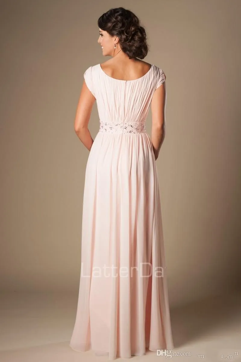 Blushing rosa lång formell full längd Modest Chiffong Beach Evening Bridesmaid Klänningar med Cap Sleeves Beaded Ruched Bridesmaids Dresses