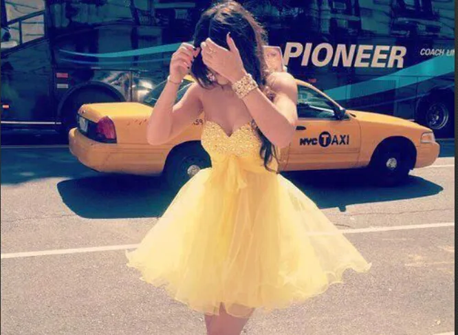 Vestidos cortos sales amarillos de fiesta