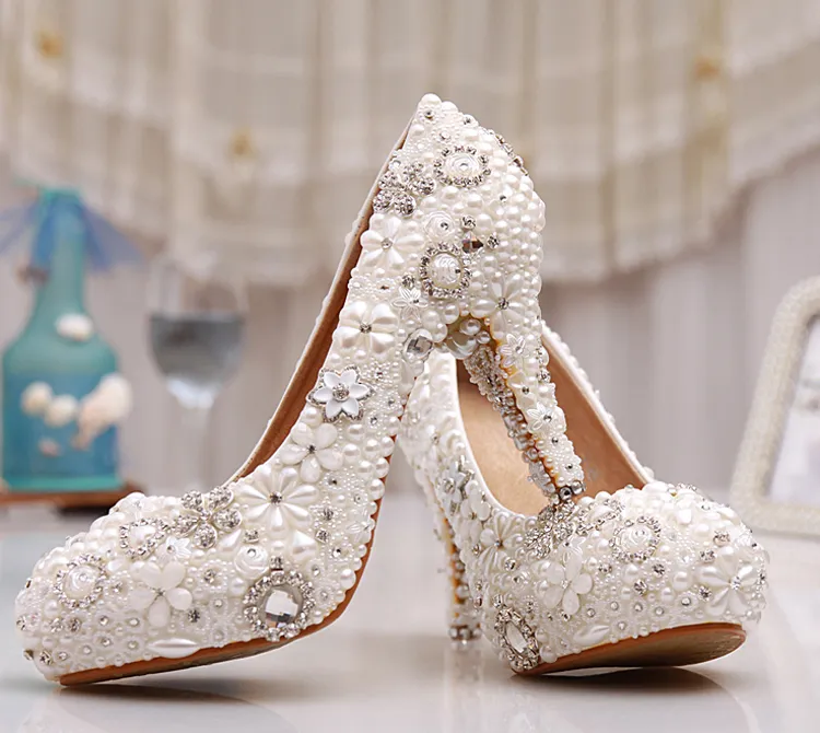 Luxuy Handmade Pearl Crystal Diamond Wedding Shoes White Bridal Dress Shoes Women Platform salto alto 3 Polegadas Glitter Pumps