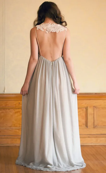 2016 A-Line Deep V-Neck Chiffon Evening Dress Backless Floor Längd Prom Lökar Skräddarsydda Formella Occasion Klänningar