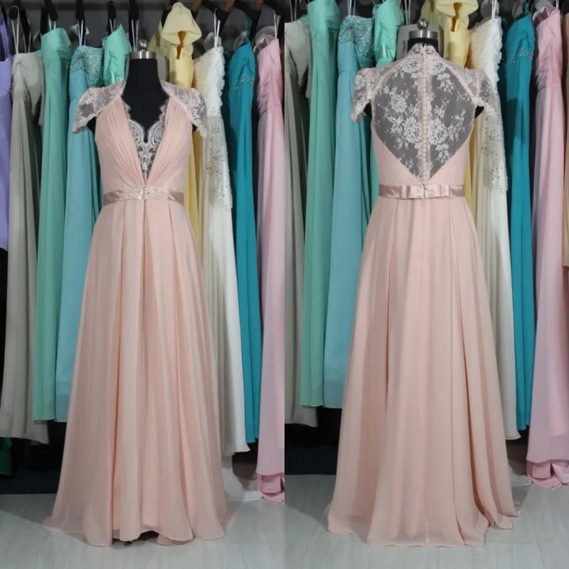 Impresionante imagen real Vestidos de dama de honor Blush Pink Invitados a la fiesta de bodas Vestidos con cuello en V Mangas casquillo de encaje Faja con cuentas Vestido de fiesta largo y barato