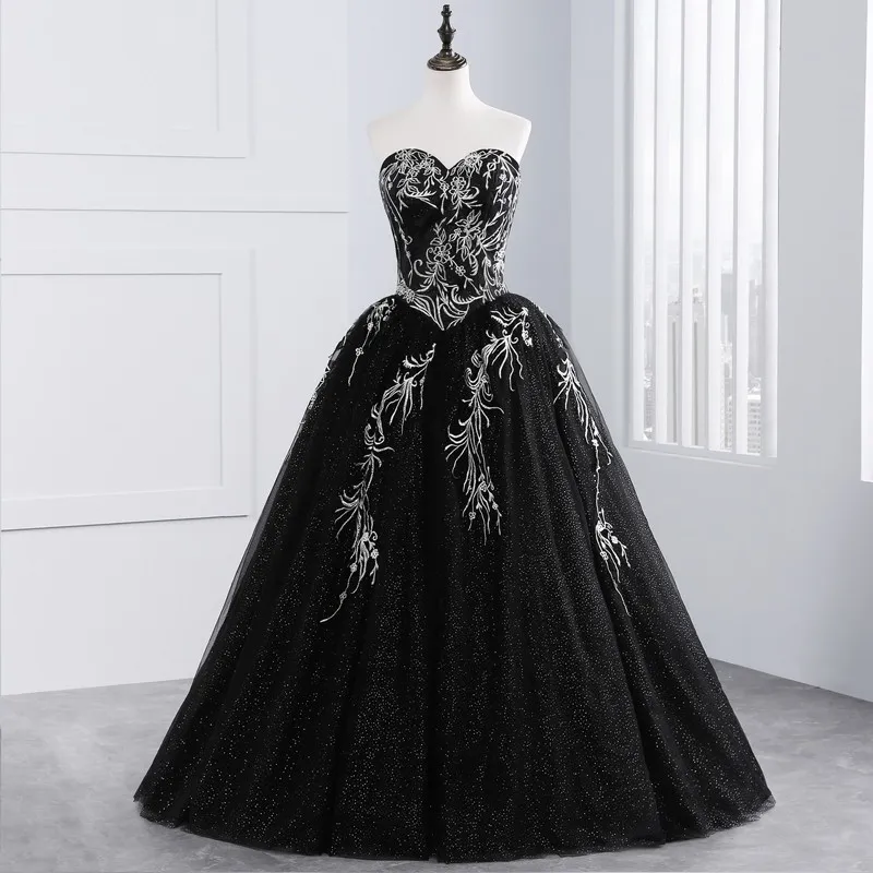 Sexy Noir Et Blanc Broderie Robe De Bal Robes De Mariée Robes Pas Cher 2018 Chérie À Lacets Dos Tulle Paillettes Tissu Balayage Train