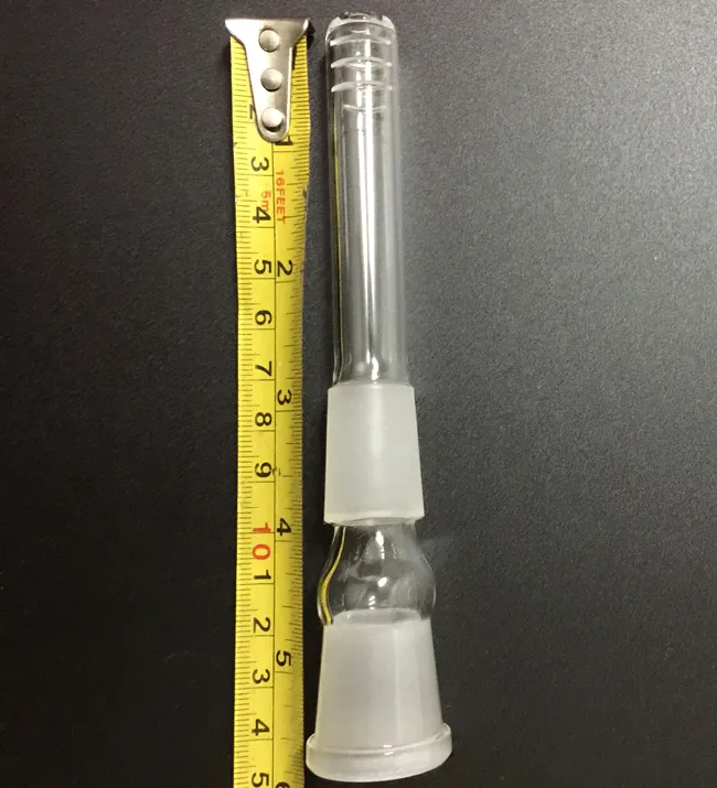 Glasbongar nedstammar med 18,8 mm in i vattenröret och 14,5 mm ut till rökrör med 5-armars 15 mm längd downstemskål