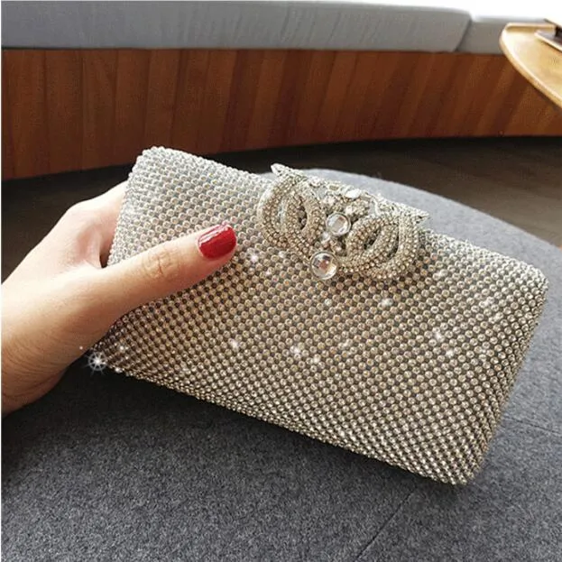 2020 Nuovo arrivo elegante bianco avorio pieno di perle in rilievo da sposa borse da sposa una spalla pochette da sera Prom Party Formal6021207