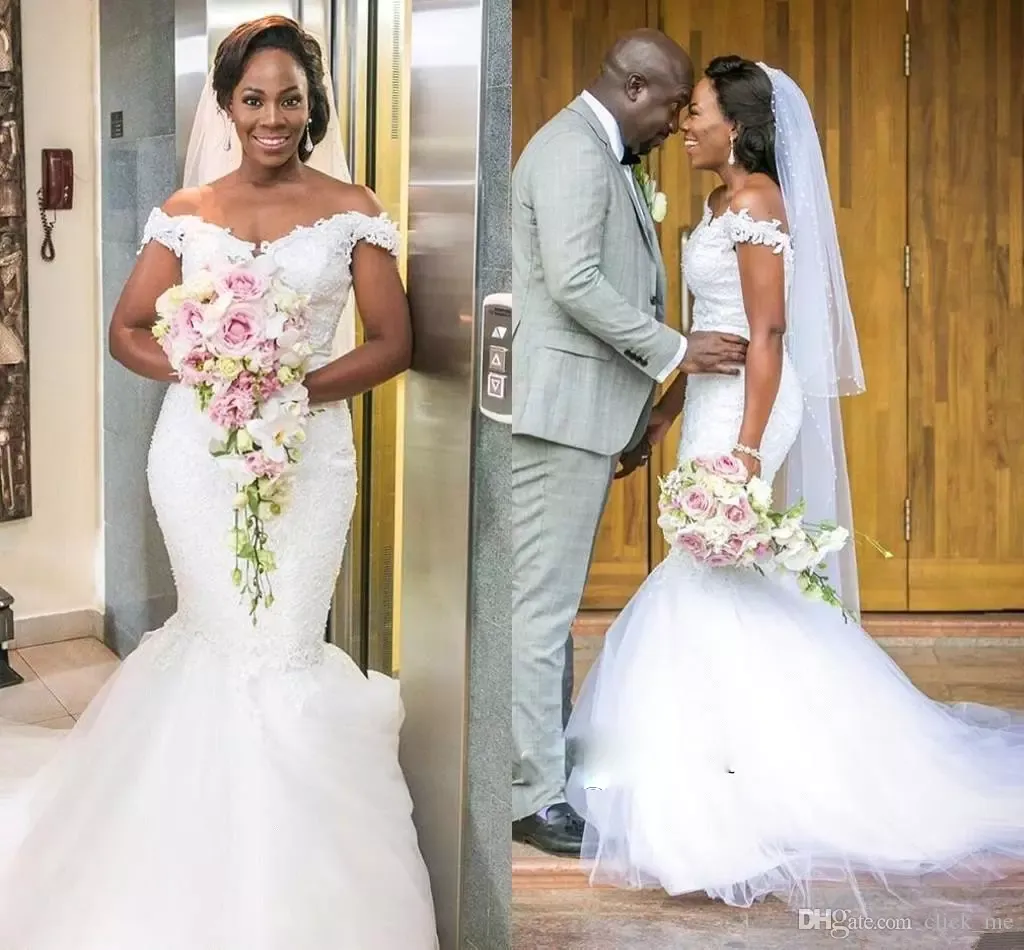 Utanför axelstranden bröllopsklänningar 2018 spets och tulle cap ärmar sjöjungfru bröllopsklänning räkna tåg afrikanska billiga brudklänningar