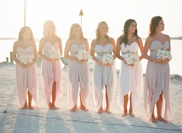 Blush Hi-Lo Beach Bridesmaid Dresses 2016 Ruched Chiffon Sweetheart Neckline med Sashes Party Dresses Vestido Madrinha Vestido de Festa