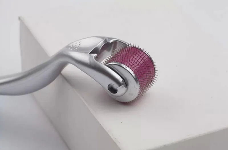 Vente chaude en acier inoxydable derma roller 540 rouleau microneedle vergetures traitement système de rouleau de peau bateau gratuit via DHL