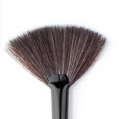 Ny Ankomst Högkvalitativ Makeup Fan Brush Face Foundation Kosmetisk Borste 3 Färger 1 = Gratis frakt