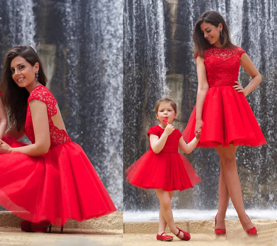 Magnifique 2019 rouge mère et fille assorties robes de bal courtes dentelle rouge et tulle robes de soirée à manches coiffées dames vêtements de cérémonie EN11235