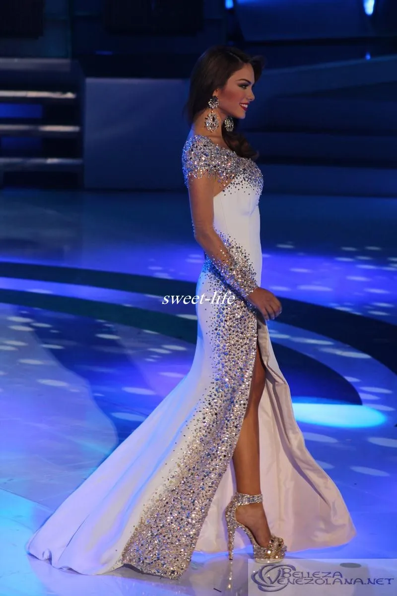 Miss Venezuela Pageant Robes De Soirée 2019 Gaine Blanche Une Épaule Manches Longues Côté Split Cristaux Sexy Robes De Bal Célébrité D8859225