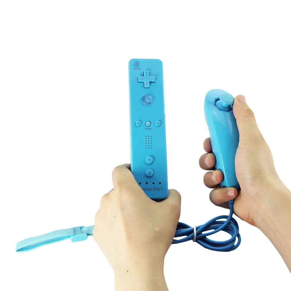 任天堂Wii Blue Color 8202151用の5色の動きに加えて、リモートおよびNunchuckコントローラーとNunchuckコントローラー