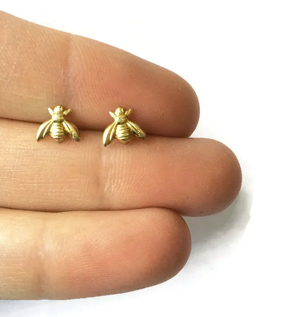 S021 Gold Silver Honey Bee Earrings Tiny Honeybee Stud örhängen Woodland Insect Fly Bird Honey Bumble Bee Studörhängen8413117