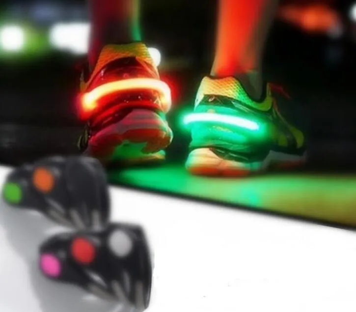 Led Shoe Clip Light Night Avertissement de sécurité LED Bright Flash Light pour la course à pied Vélo Utile Outil extérieur LED Lumineux Enfants Jouets