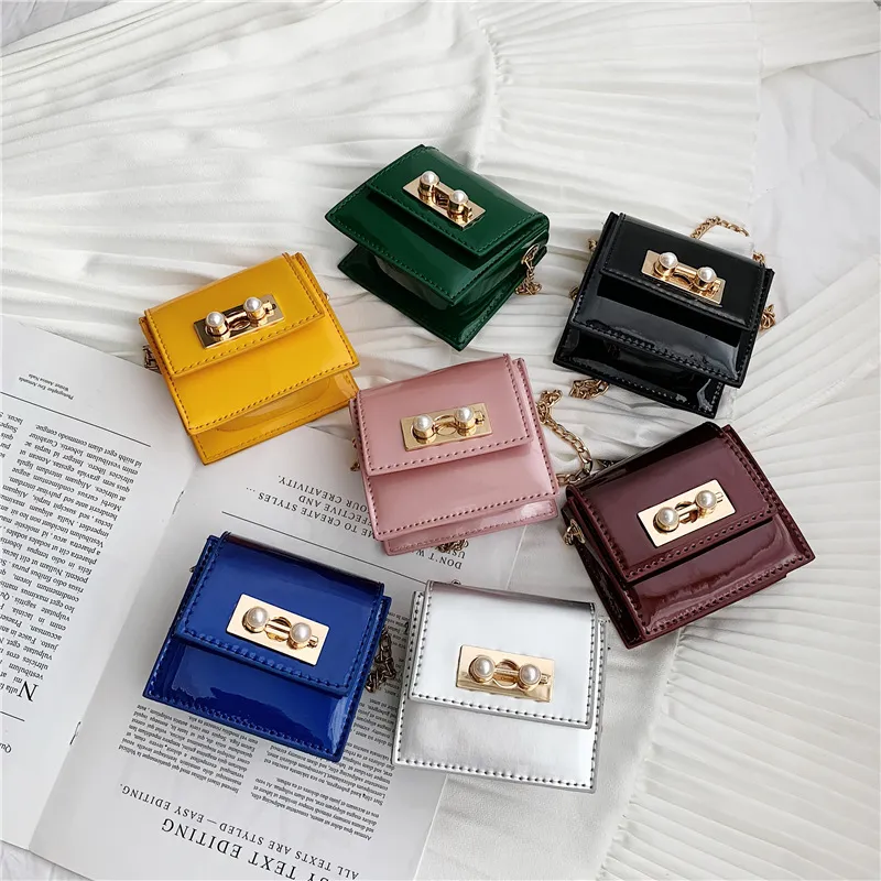 Newest Kids Cute Bags Korean Girls Mini Princess Purses Fashion Chain Cross-body Bags Lovely Patent Leather Pearl Bags Girls Gifts