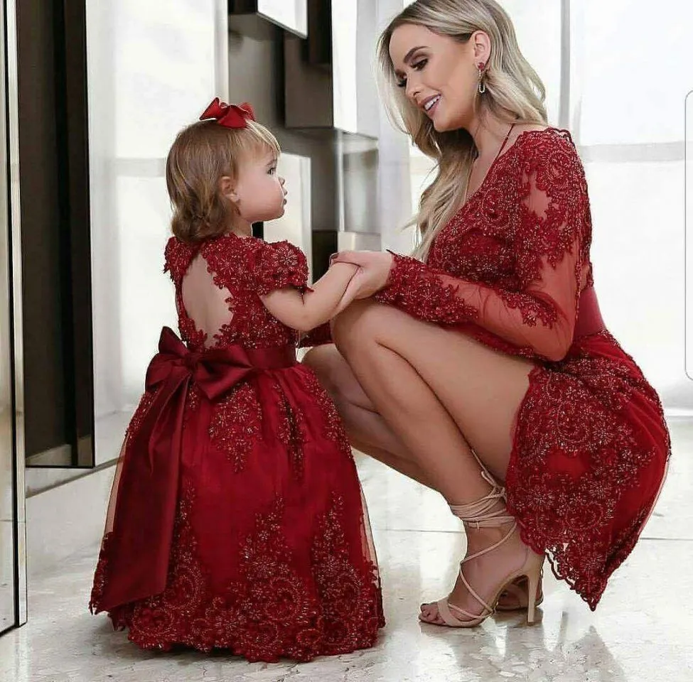 Modeste dentelle rouge mère de la mariée robes gaine mini courte perlée robes de soirée formelles manches longues mère fille plus la taille 2019