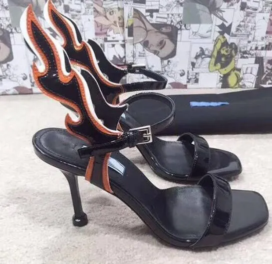 2019 mais novo chama Gladiator Sandals Mulher Peep Toe de várias cores com tira no tornozelo Estranho sapatos de salto alto mulher partido Sexy Shoes