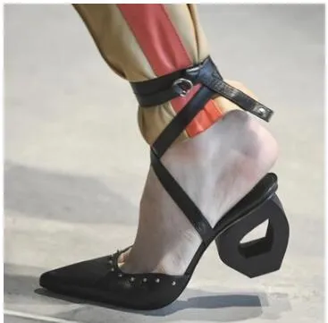 Gorąca sprzedaż - Nowy kształt stalowy punkt palec pompy buty moda buty ślubne Party buty kobiety rozmiar 34-41