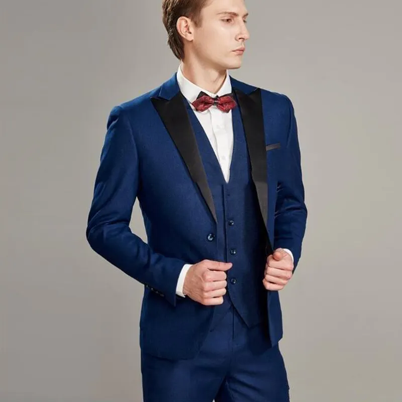 Marca New Groomsmen azul Noivo Smoking Black Peak lapela Men Suits Wedding melhor homem Noivo (Jacket + Calças + Vest + Tie) L369