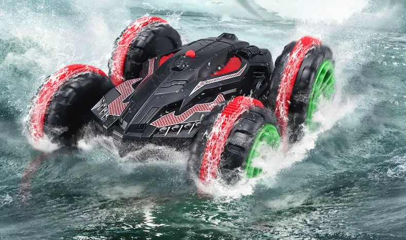 Controle de quatro rodas Remote Control Amphibious Stunt Veículo 2.4G À Prova D 'Água Tanque de Condução Dupla Ao Ar Livre Boy Brinquedo