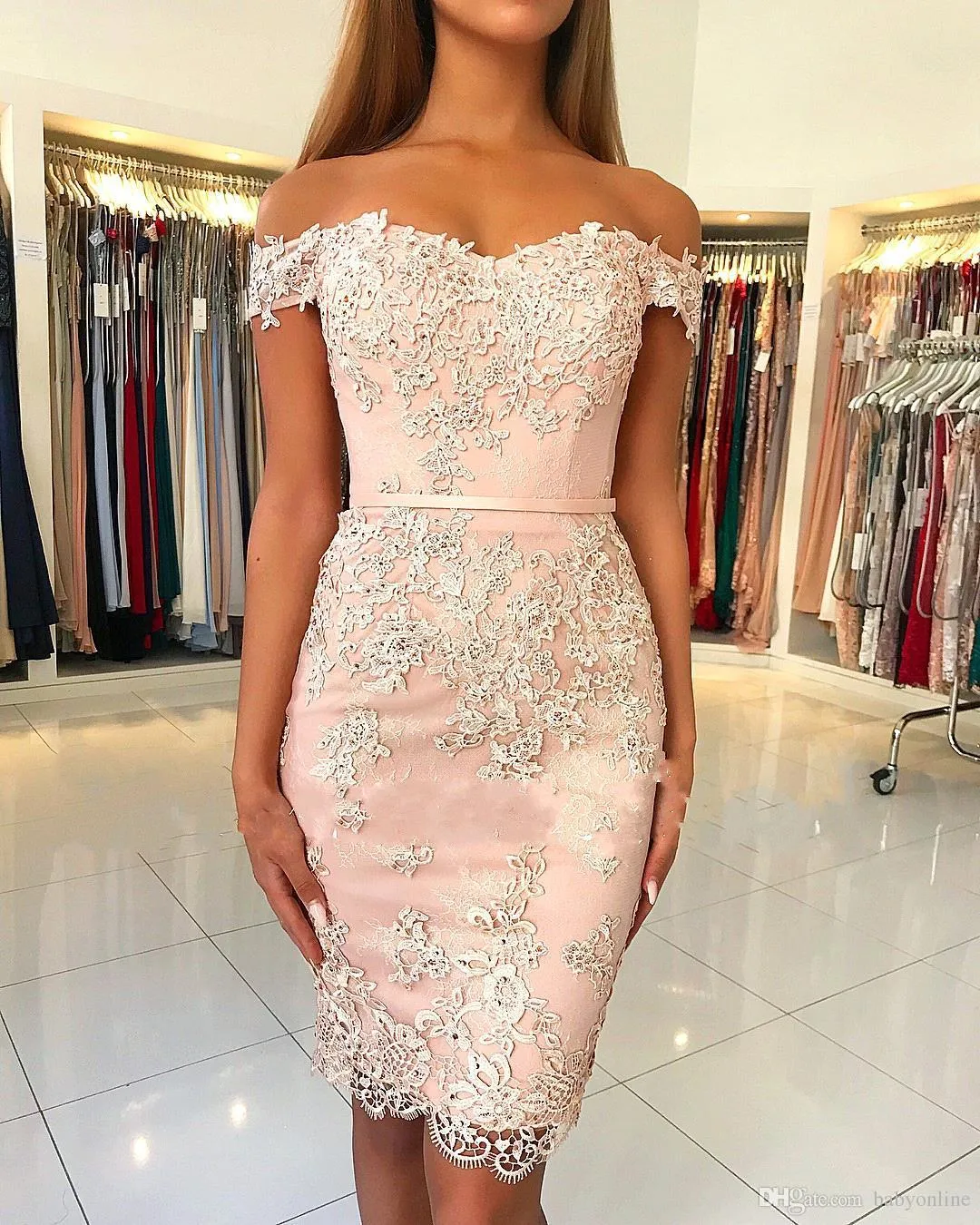 Elegant Pink Sheath Cocktail Party Dresses Knee Length Off Shoulder Appliqued Mini Short Prom Dress 2019 Designer Woman Summer Dresses