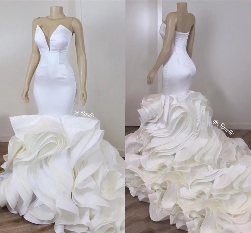 Elegant vit sjöjungfru bröllopsklänningar sexig kaskad ruffles organza rygglös älskling lång tåg brudklänningar vestidos de marie