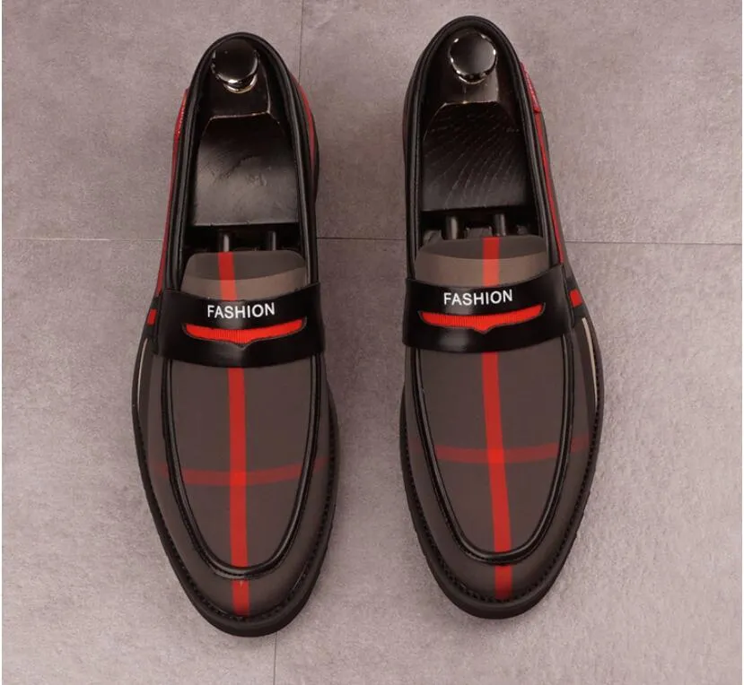 Ny rutig mocka läder män loafer skor mode glid på manliga skor casual skor man fest bröllop skor stor storlek 37-44