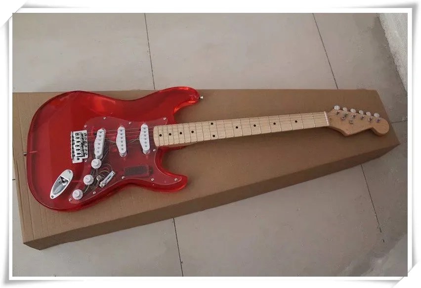 E-Gitarre mit rotem LED-Licht-Acryl-Korpus und kleiner Tremolo-Brücke, SSS-Tonabnehmer, kann individuell angepasst werden