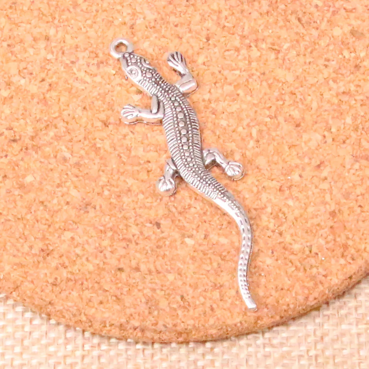 43 Stück Charms Eidechse Gecko 56*15mm Antikherstellung Anhänger passend, Vintage Tibetsilber, DIY handgefertigter Schmuck