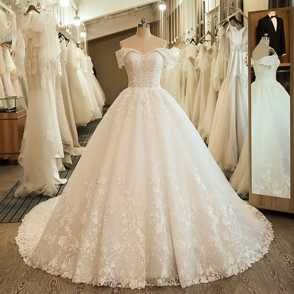 Av axelbröllop Bridal Klänningar Blommor Detaljer Sweetheart Ball Klänning Broderi Lace Applique Boho Bröllopsklänning 2020 Korsett Back