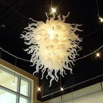 Elegante weiße quadratische Kronleuchterlampe im europäischen Design, LED-Lichtquelle, mundgeblasenes Glas, moderne Pendelbeleuchtung