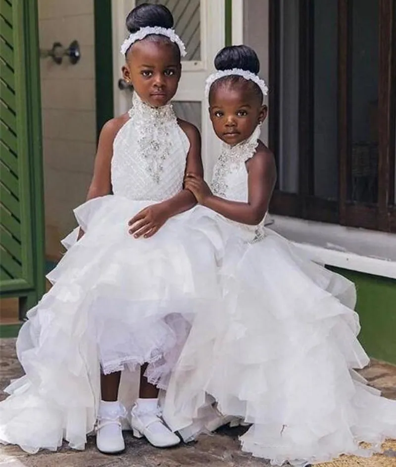 High-Low-Neckholder-Blumenmädchenkleider für Hochzeiten, Perlen, Pailletten, Stufenrock, Mädchen-Festzug-Kleid, Organza, niedliche Kinderparty-Geburtstagskleider