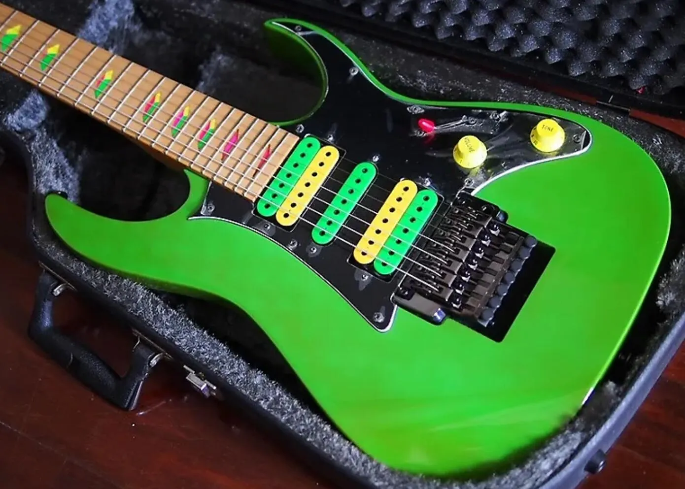 UV777 Universe 7 String Vai Green Electric Guitar HSH Pickups, Floyd Rose Tremolo & Locking Nut, Disappearing Pyramid inlay, Black Hardware