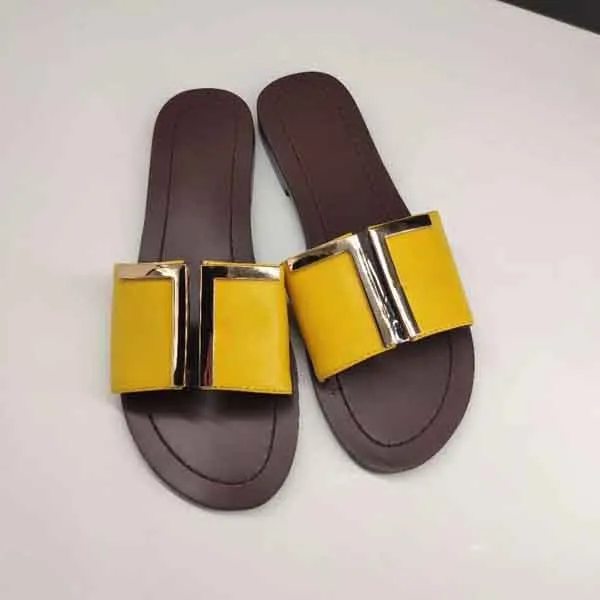 New Designer Lady Summer Flat-soled Golden Button Beach Slippers Lady Designer Leather Flat-soled Slippers 35-43 Belt Box