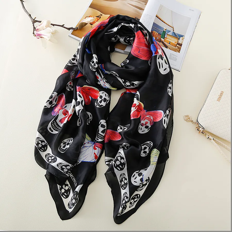 luxury- Scarf Classical Skull Pattern Scarf 110g Oversized 180 90CM New Silk Satin Women Bandanas Girls Beach Sunblock Scarves A18258s