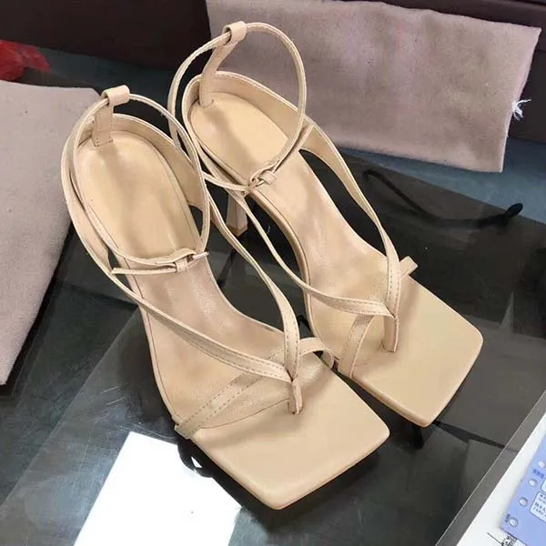 New Designer Sandals Luxury High Heels Women Flip Flop T-strap Sandals Fashion Party Slippers Supermodel Catwalk Shoes High Heels