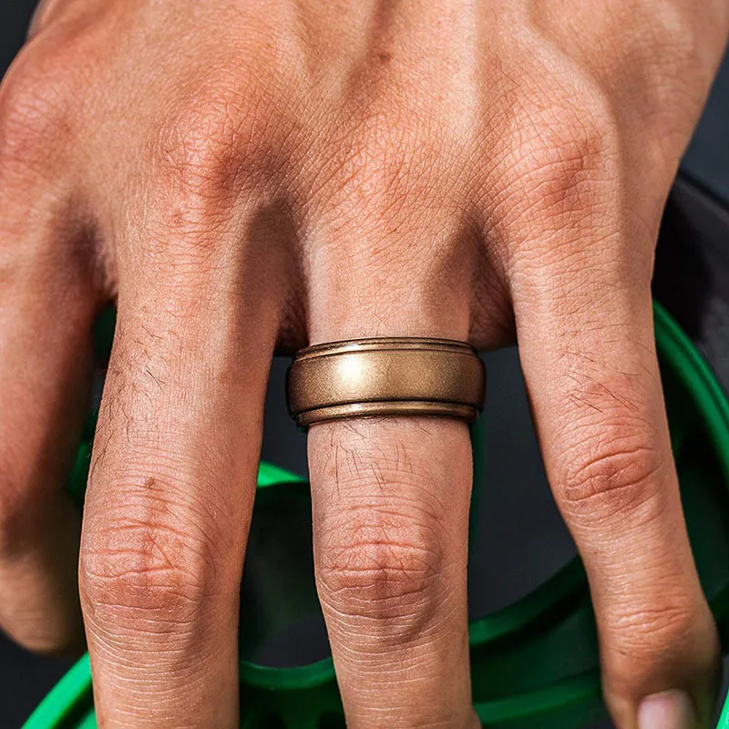 Elegant 8mm Silicone Mens Titanium Wedding Bands For Men And Women With Beveled Edges Affordable And Durable Engagement Bands From Isang 0.55 DHgate.Com