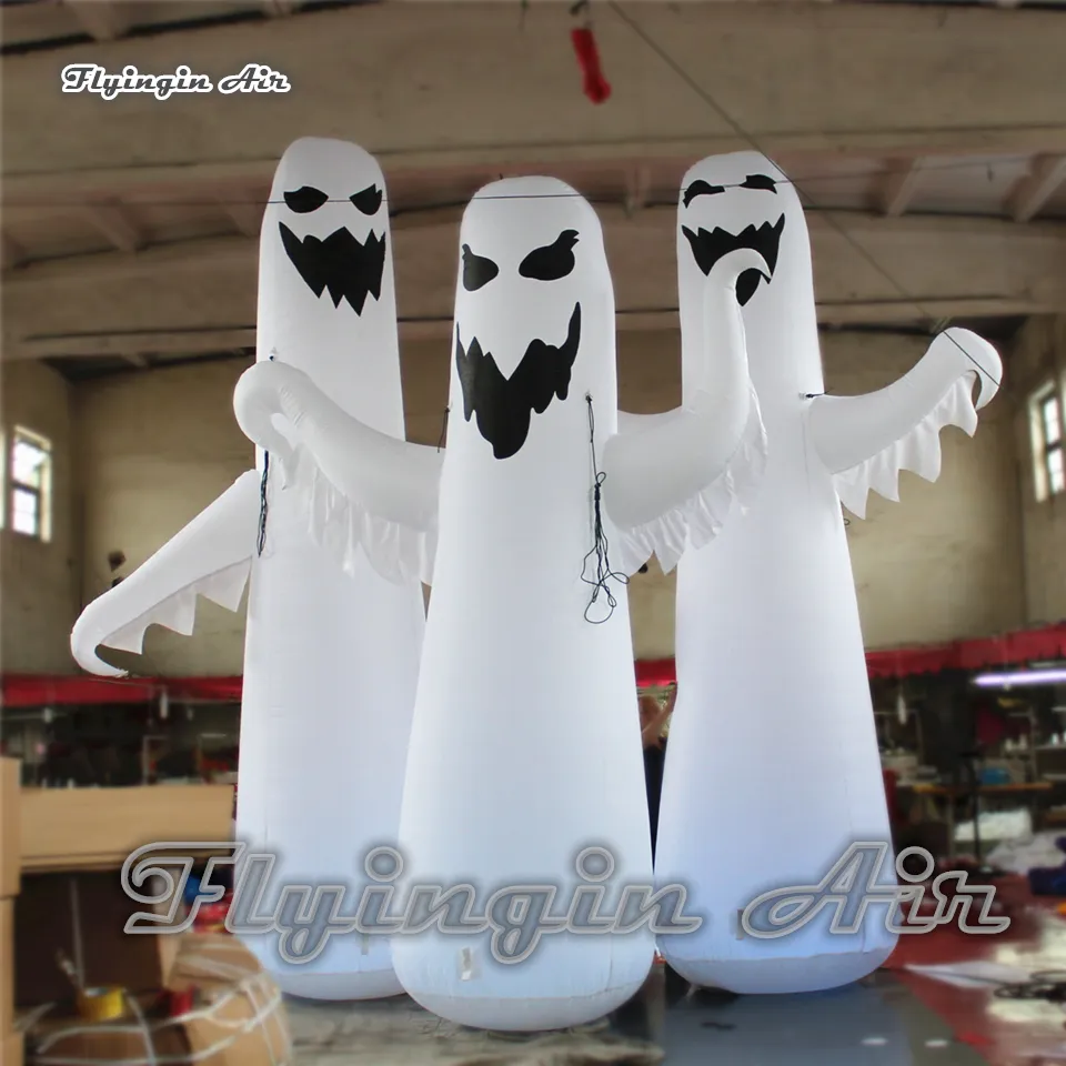 Fantôme gonflable d'éclairage horrifique adapté aux besoins du client 4m / 5m taille ballon géant de modèle de spectre soufflé par air blanc pour la décoration extérieure et intérieure d'Halloween