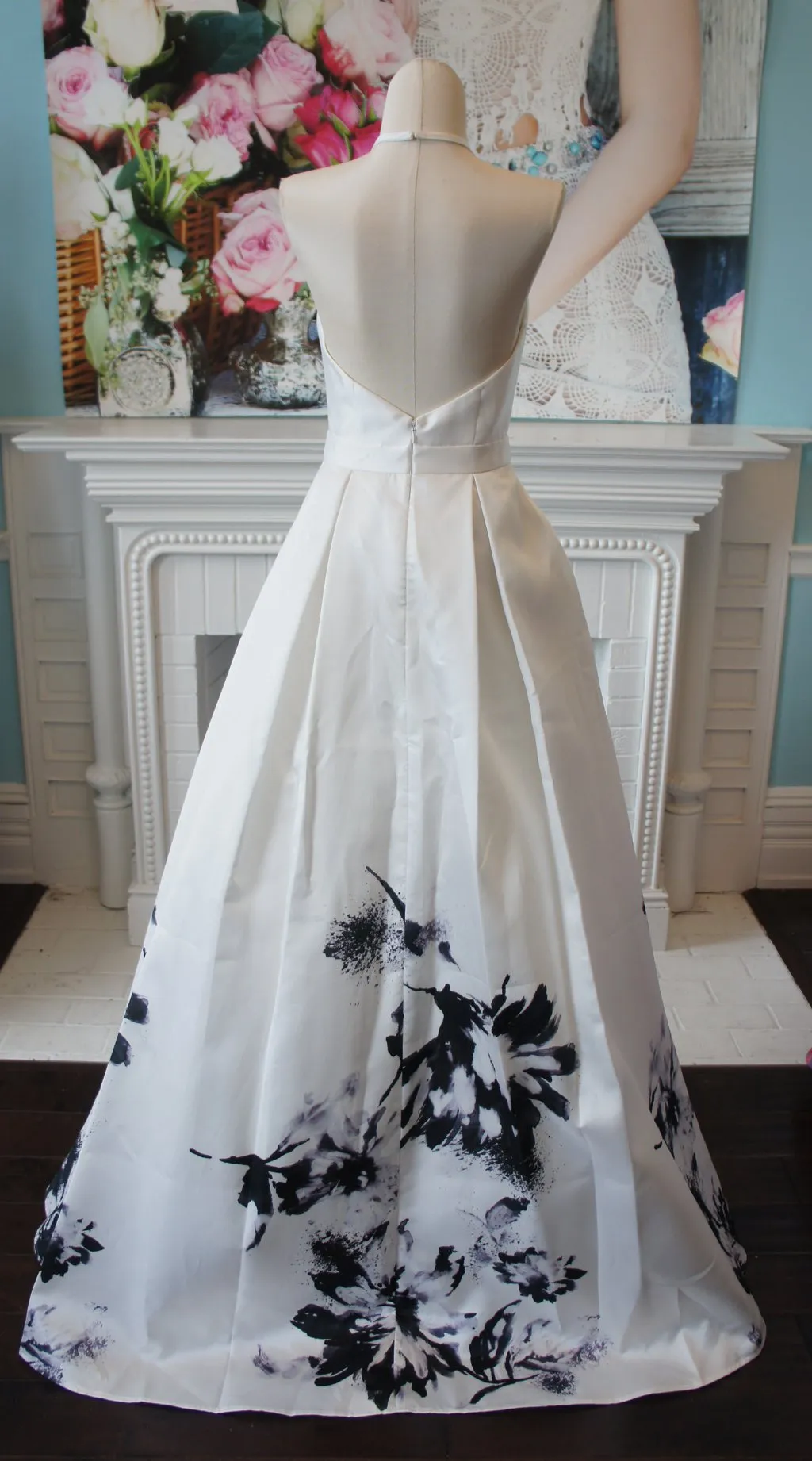 Black and white on sale prom dresses 2019
