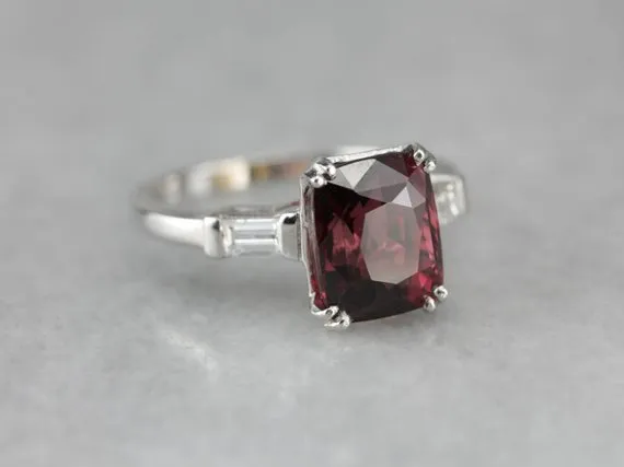 Anello di fidanzamento nuziale di lusso squisito standard in argento sterling 925 con diamante rosso da donna misura 6-10