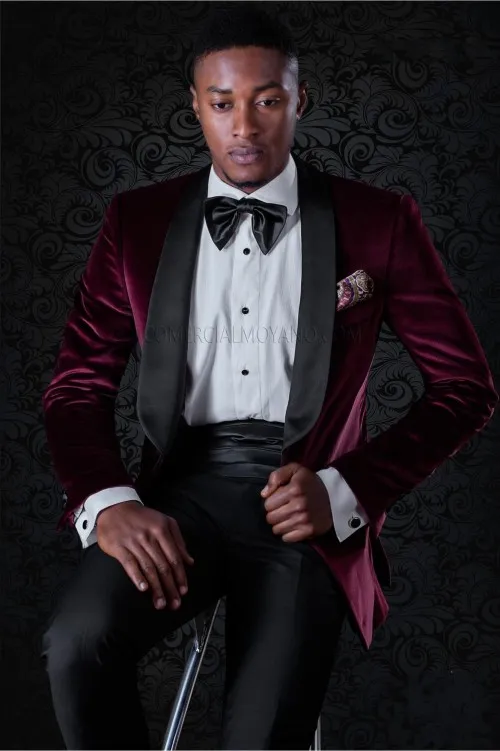 Velvet Groom Tuxedos Wine Men Tuxedos Mariage Automne Hiver Style Veste Blazer Hommes Dîner / Costume Darty Custom Made (Veste + Pantalon + Cravate) 1136