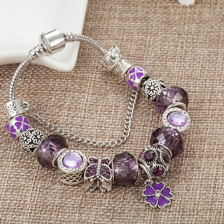 Temperament Clover Pendant Armband för smycken Silver pläterad med lådan Lyxdesigner DIY Purple Beded Pendant Armband8831215