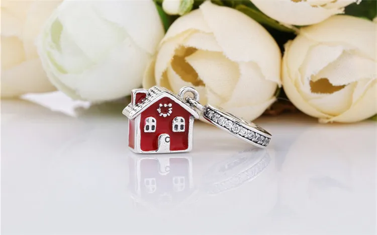 Pandora cozy christmas house 2025